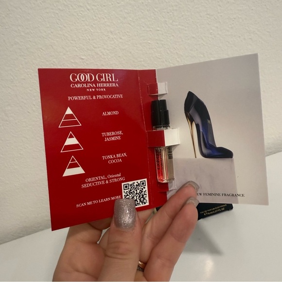 Carolina Herrera Bundle Good Girl Blush Ea De Parfum Dabber 7 ml Bad Boy 8ml - Picture 5 of 12